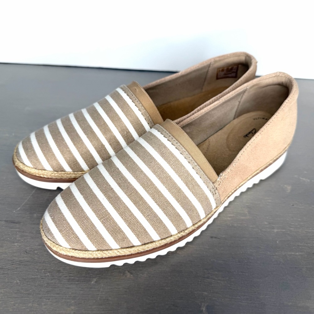 Clarks size 9.5 beige flats espadrilles suede/canvas “Serena Paige”